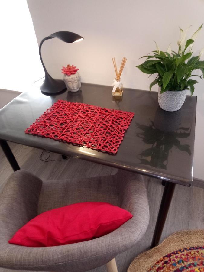 Charmant Appartement Proche Du Centre Ville Caen Ngoại thất bức ảnh